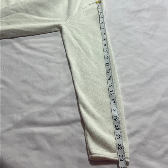 Eddie Bauer Cream V-Neck Knit Sweater Top Women’s Large Classic Soft Stretch - Picture 7 of 8